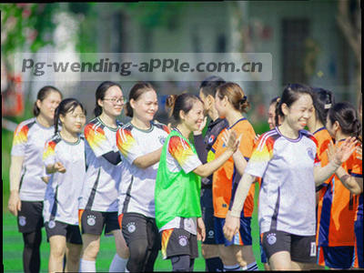 在线客服处理流程图，包含耳机与消息气泡图标